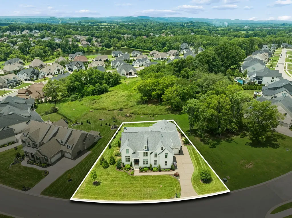 4770 Woodrow Place Arrington TN 37014