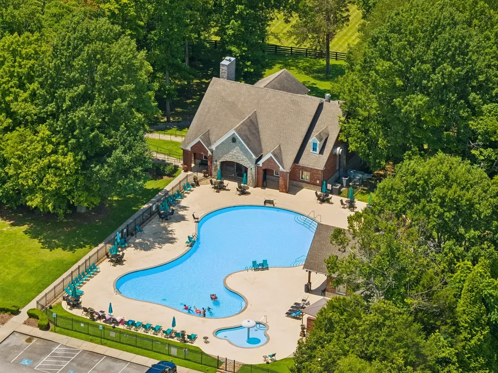 4770 Woodrow Place Arrington TN 37014