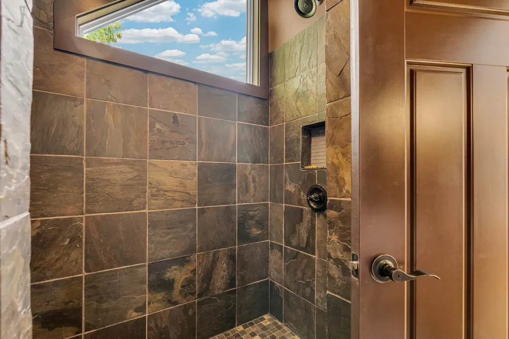 136 Rocky River Shores Drive Rock Island TN 38581
