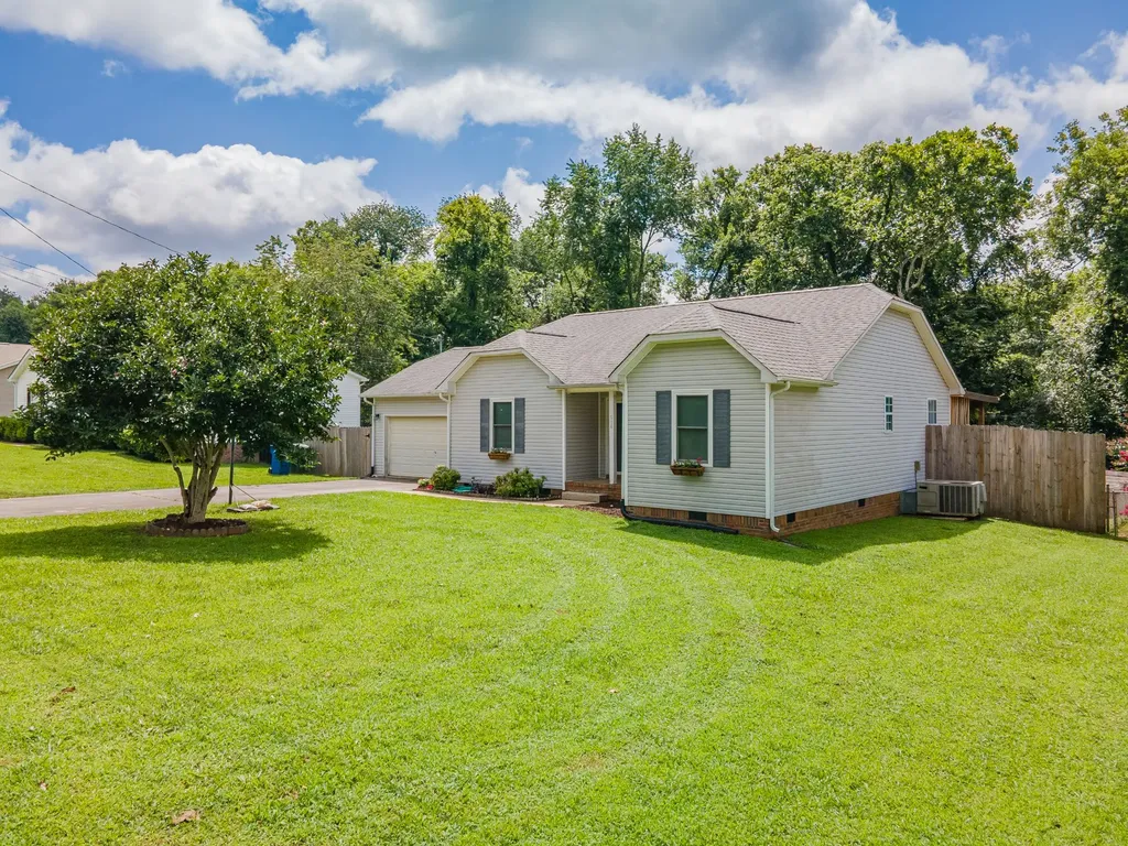 514 Winning Drive Columbia TN 38401