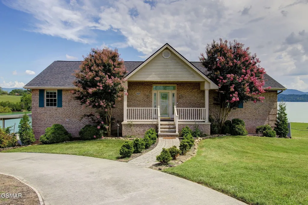 1820 Harbor Hills Lane Dandridge TN 37725
