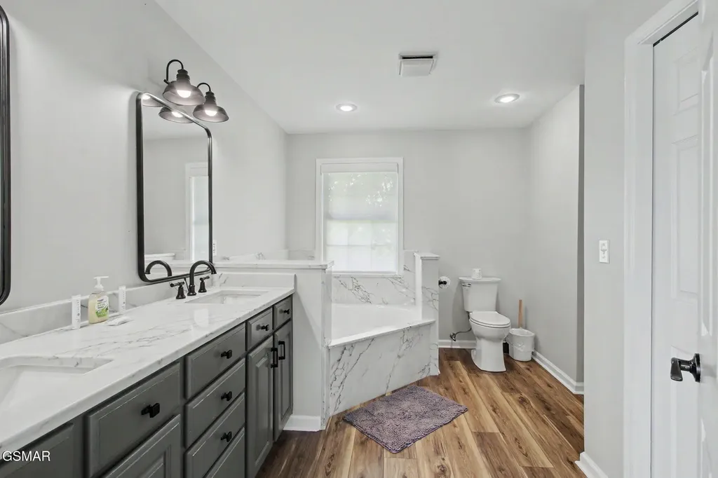 1820 Harbor Hills Lane Dandridge TN 37725
