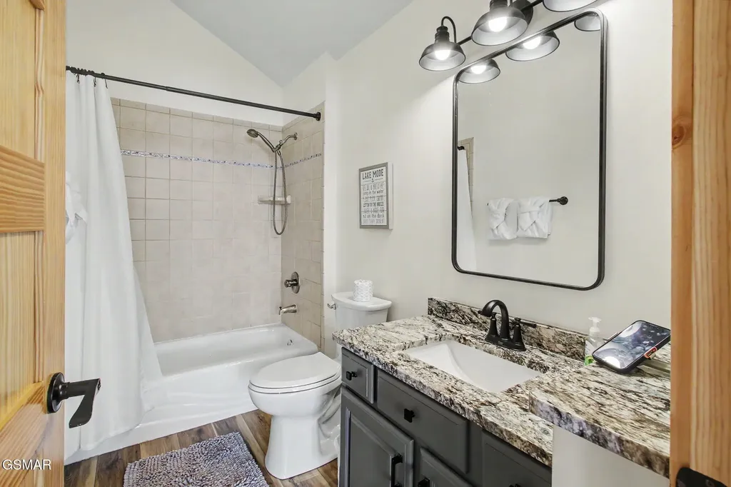 1820 Harbor Hills Lane Dandridge TN 37725