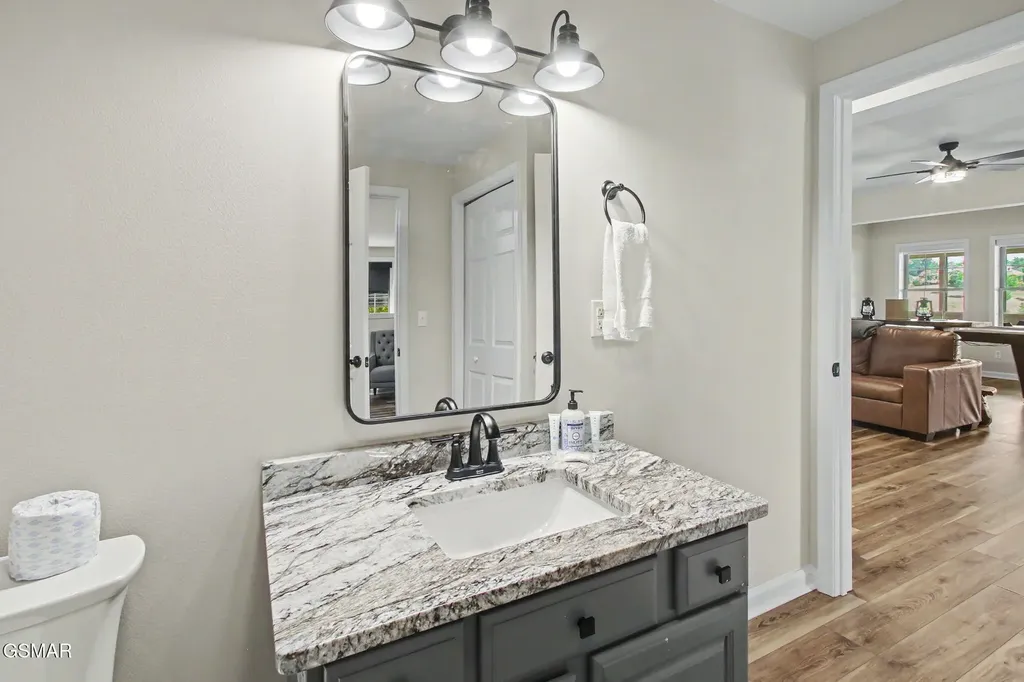 1820 Harbor Hills Lane Dandridge TN 37725