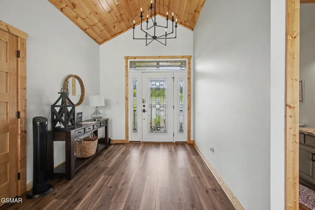 1820 Harbor Hills Lane Dandridge TN 37725