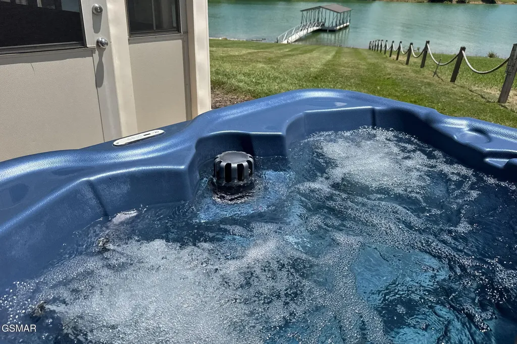 1820 Harbor Hills Lane Dandridge TN 37725