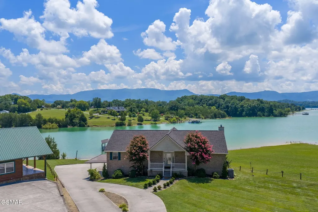 1820 Harbor Hills Lane Dandridge TN 37725