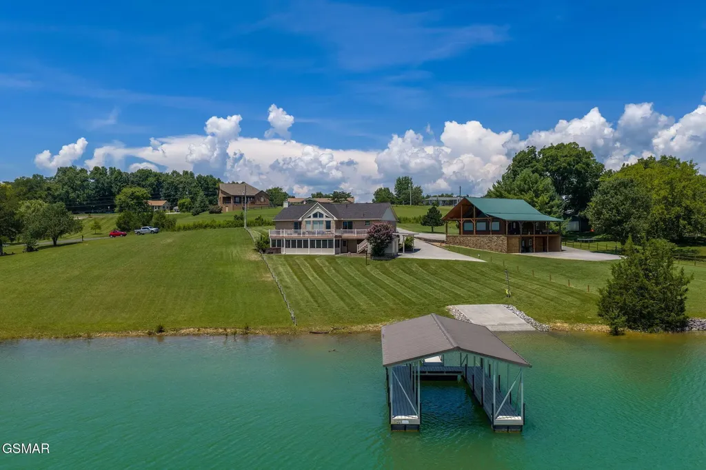 1820 Harbor Hills Lane Dandridge TN 37725