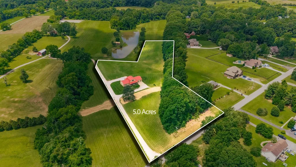 2726 New Hall Road Greenbrier TN 37073