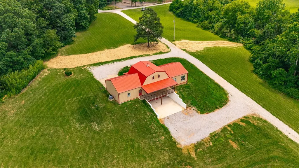 2726 New Hall Road Greenbrier TN 37073