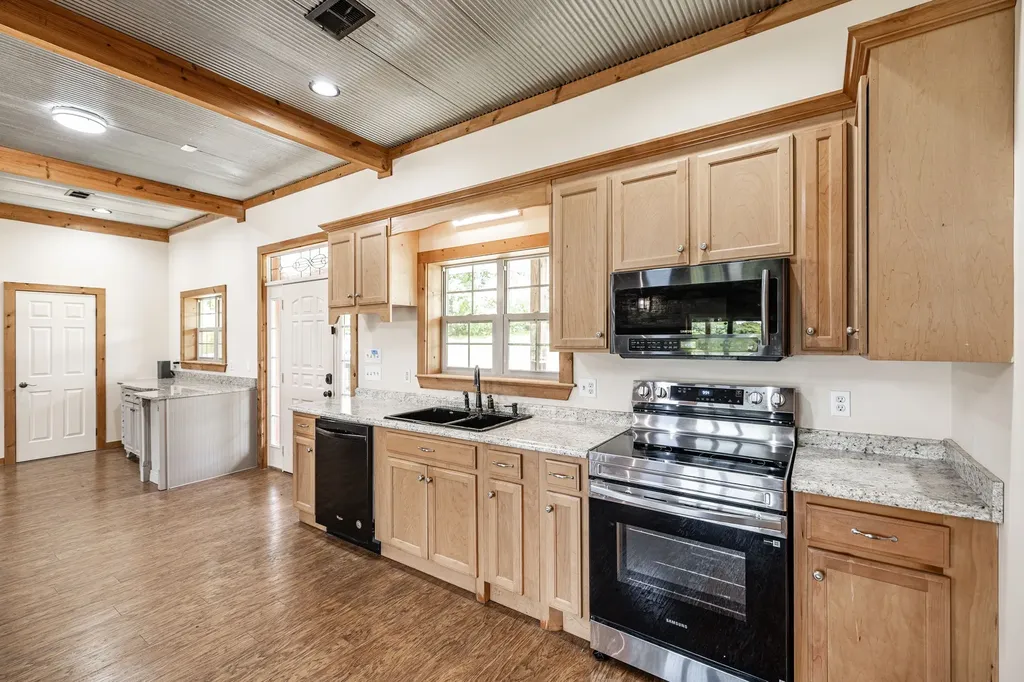 2726 New Hall Road Greenbrier TN 37073