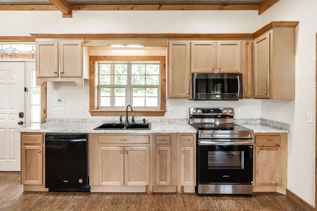 2726 New Hall Road Greenbrier TN 37073