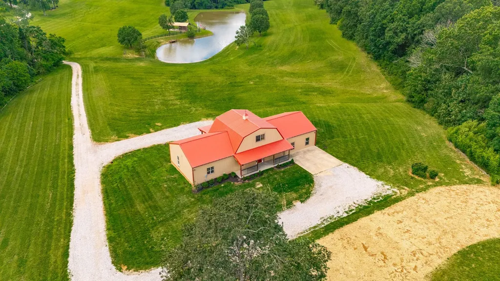 2726 New Hall Road Greenbrier TN 37073