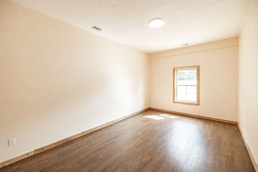 2726 New Hall Road Greenbrier TN 37073