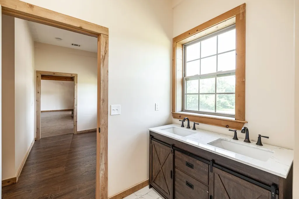 2726 New Hall Road Greenbrier TN 37073