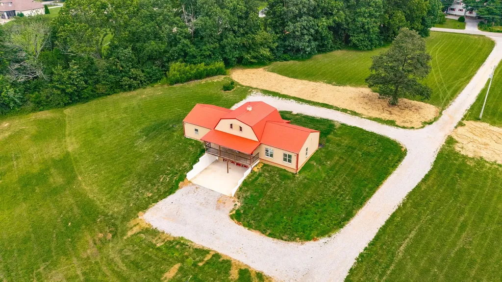 2726 New Hall Road Greenbrier TN 37073