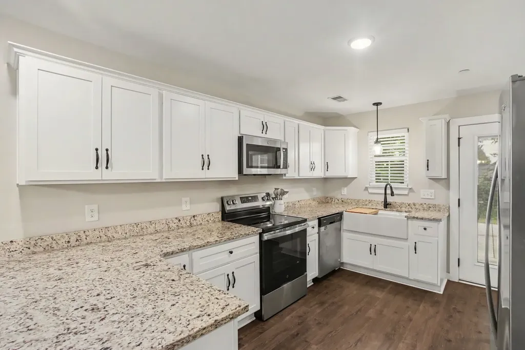 215 Emmett Drive White House TN 37188