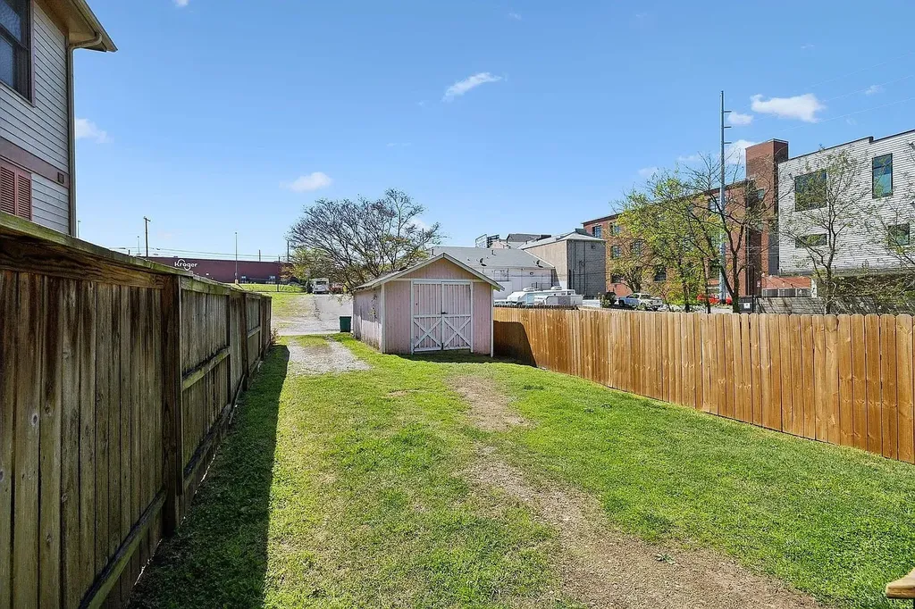 1323 7th Ave, N Nashville TN 37208