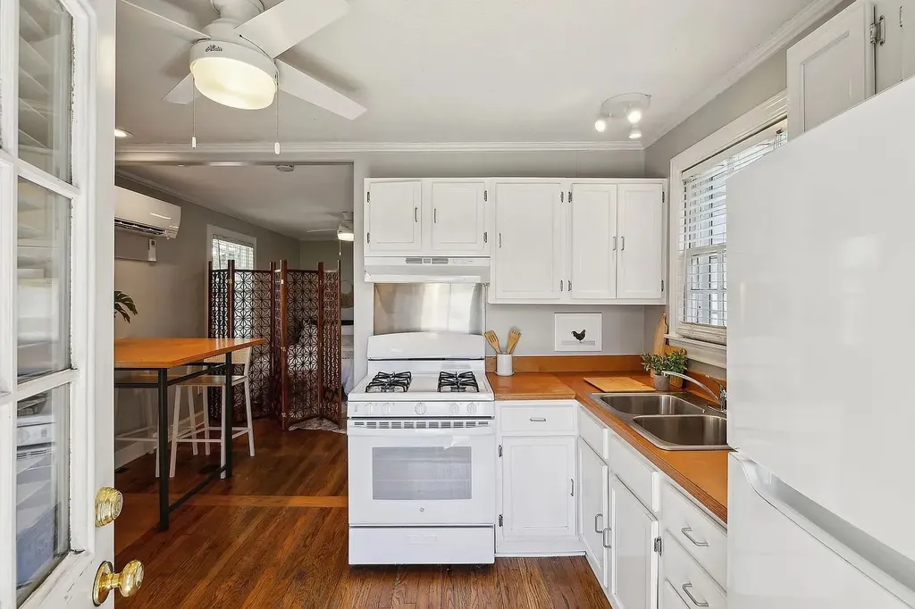1323 7th Ave, N Nashville TN 37208
