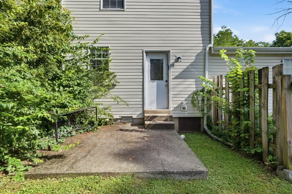 211 Oak Grove Drive Nashville TN 37217