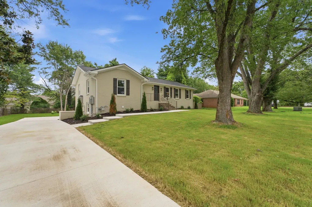 510 Iris Avenue Murfreesboro TN 37128
