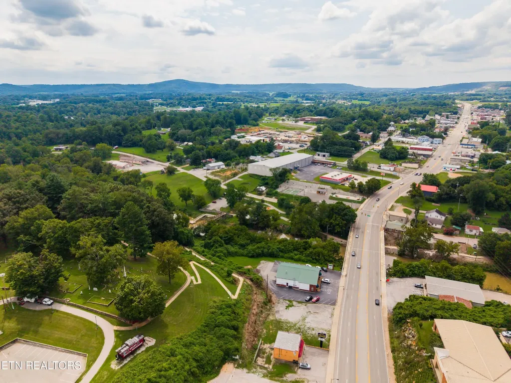 23 S Carter Street Sparta TN 38583