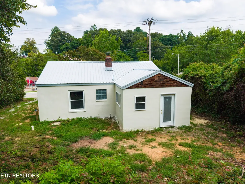 23 S Carter Street Sparta TN 38583