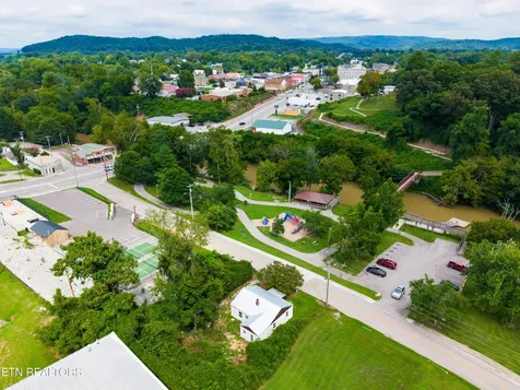 23 S Carter Street Sparta TN 38583