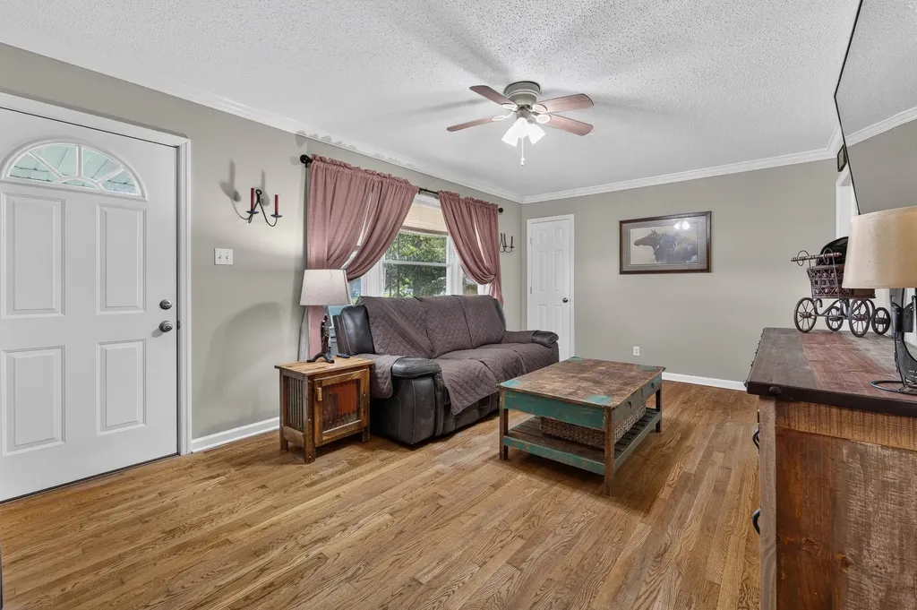 83 W Point Drive Fayetteville TN 37334