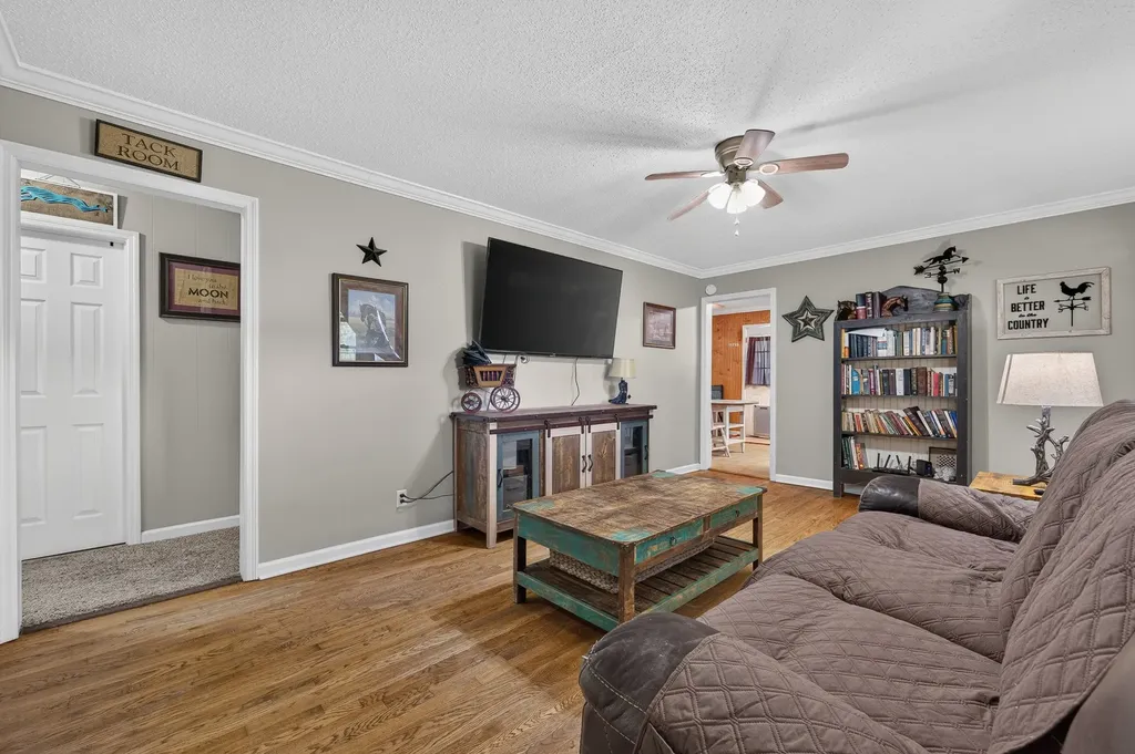 83 W Point Drive Fayetteville TN 37334