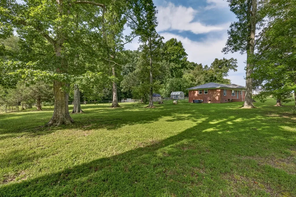 83 W Point Drive Fayetteville TN 37334