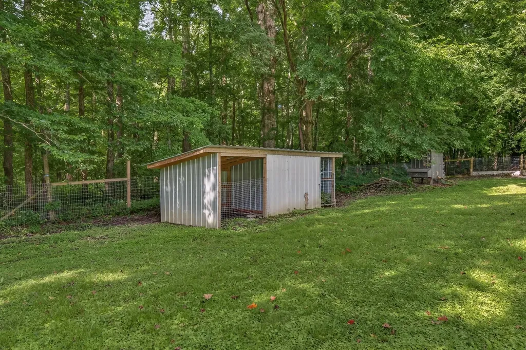 83 W Point Drive Fayetteville TN 37334