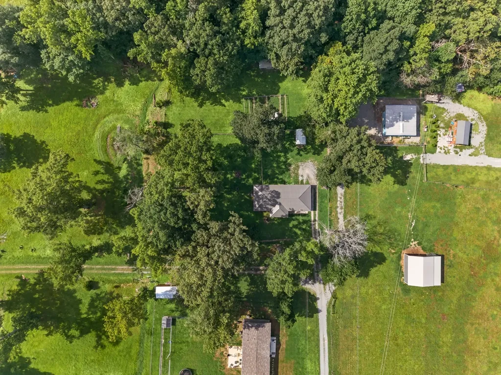 83 W Point Drive Fayetteville TN 37334