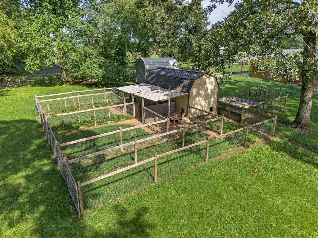 83 W Point Drive Fayetteville TN 37334