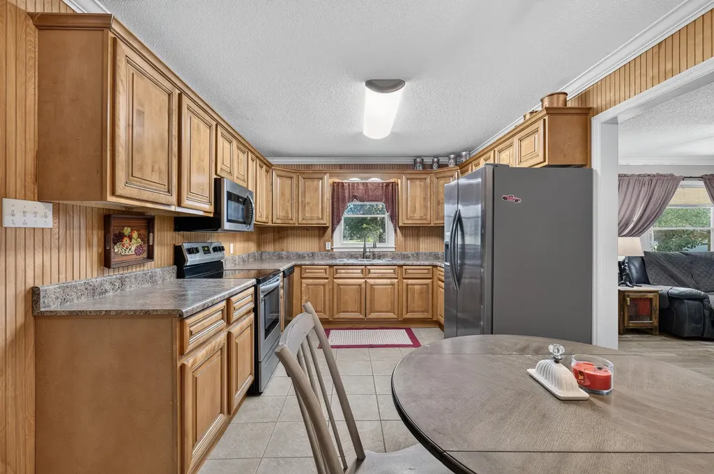 83 W Point Drive Fayetteville TN 37334