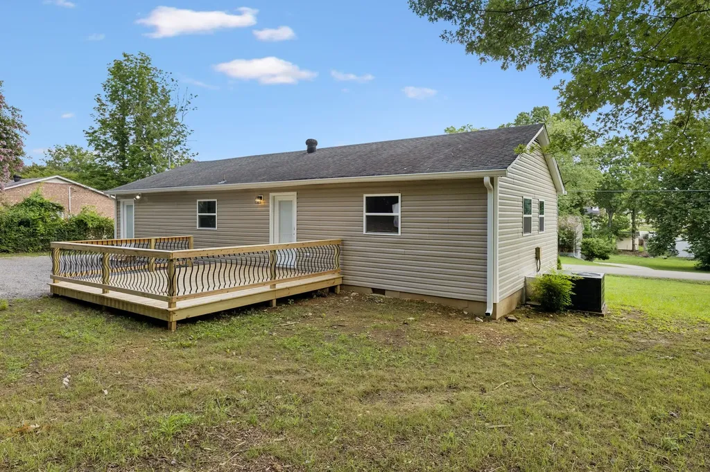 668 Jackson Avenue Lewisburg TN 37091