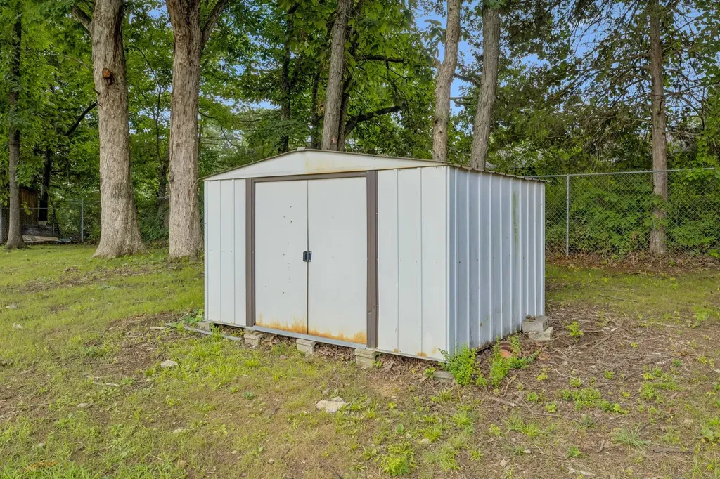 668 Jackson Avenue Lewisburg TN 37091