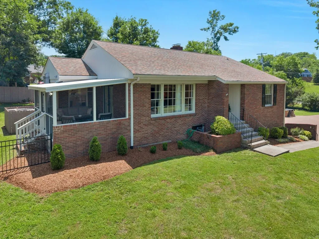 3262 Mcgavock Pike Nashville TN 37214