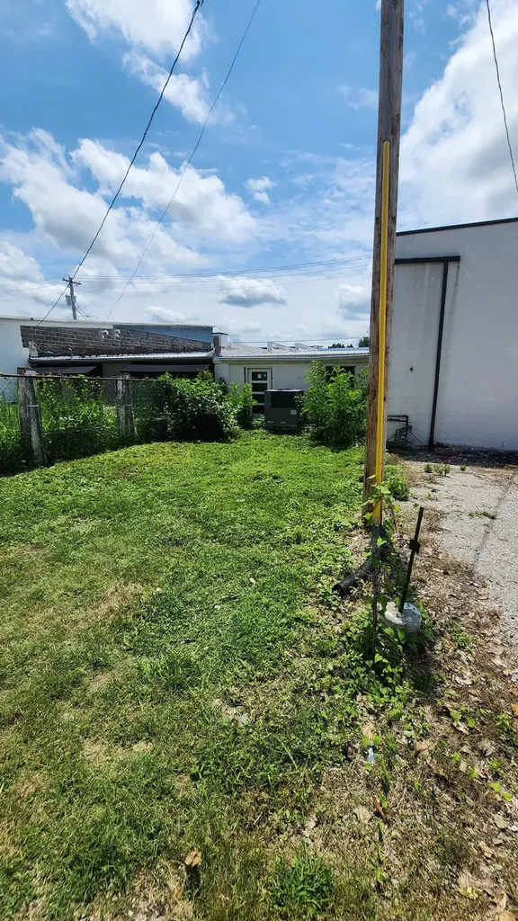 118 W Walnut Street Smithville TN 37166