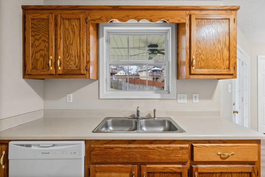 386 Brook Mead Drive Clarksville TN 37042