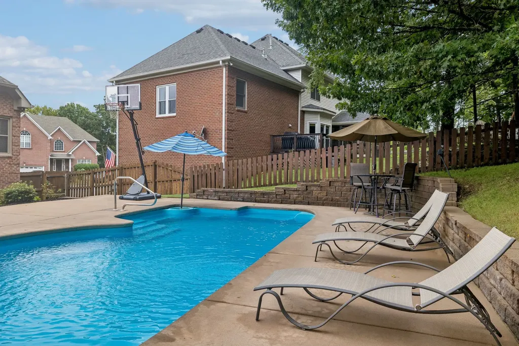 612 Bayhill Ct, N Hermitage TN 37076