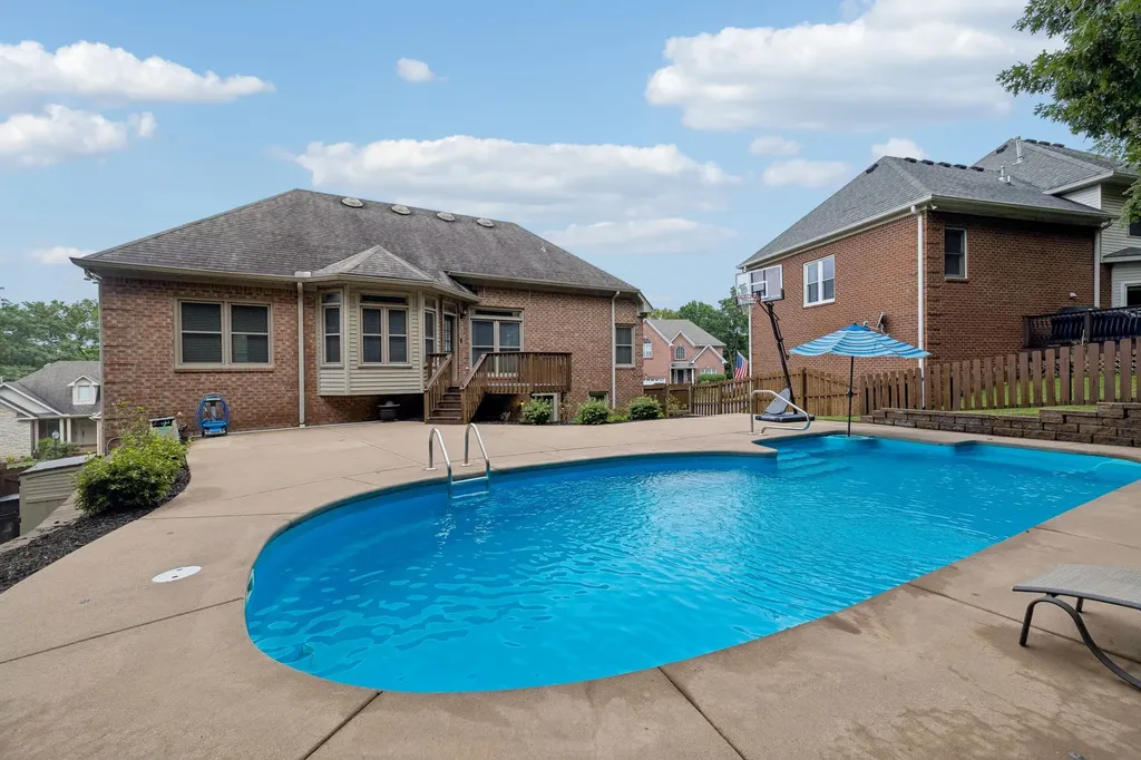 612 Bayhill Ct, N Hermitage TN 37076
