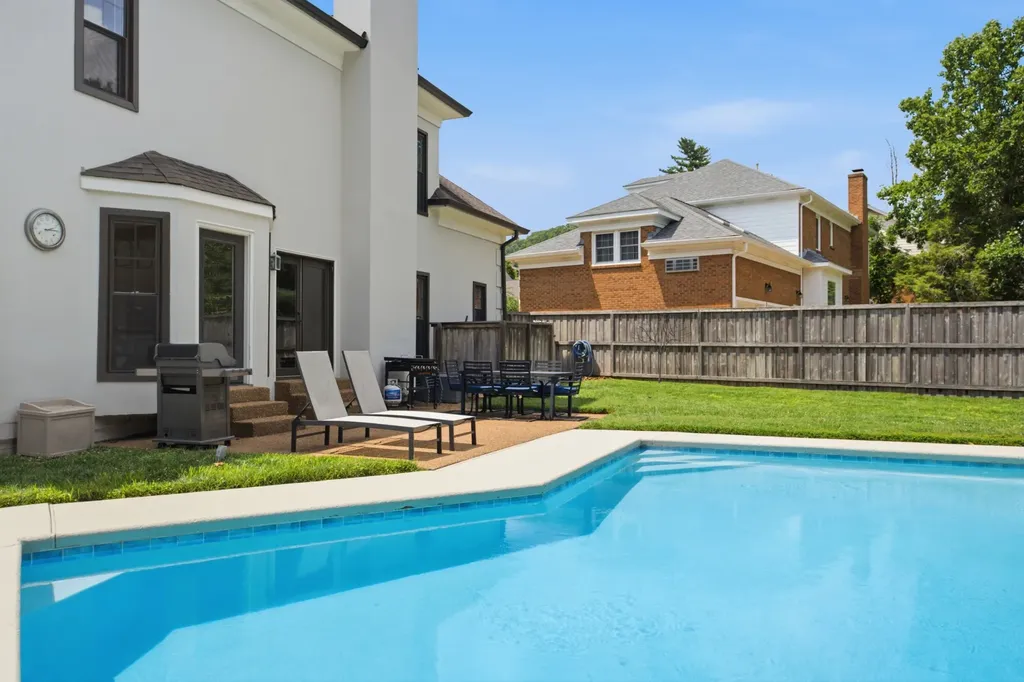 700 Burleigh Court Nashville TN 37221
