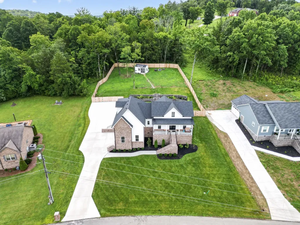 545 Bridle Path Lane Hartsville TN 37074