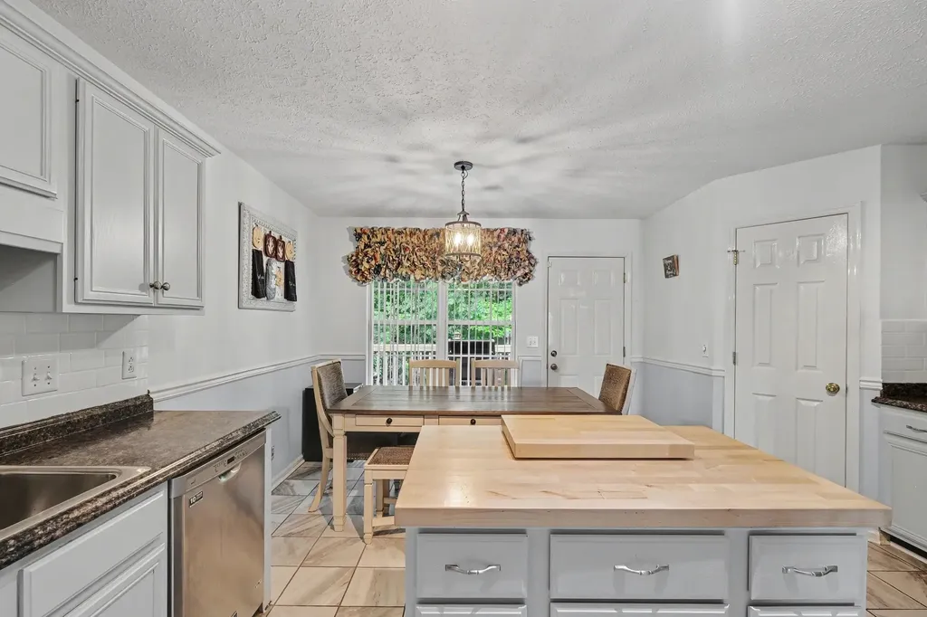 712 Williamsburg Drive Smyrna TN 37167