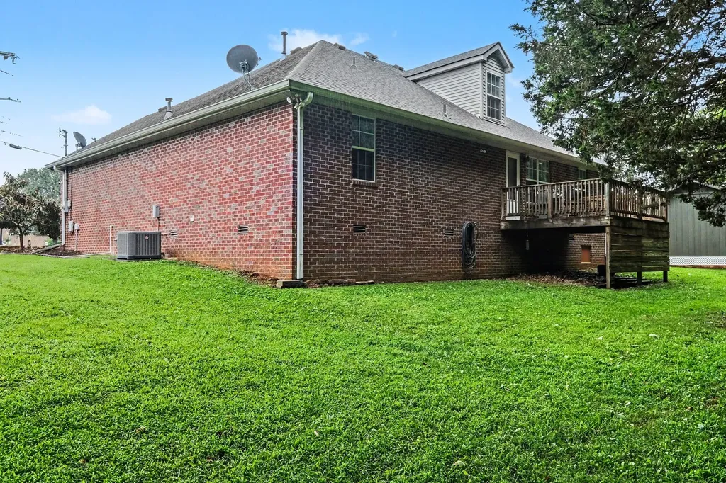 712 Williamsburg Drive Smyrna TN 37167