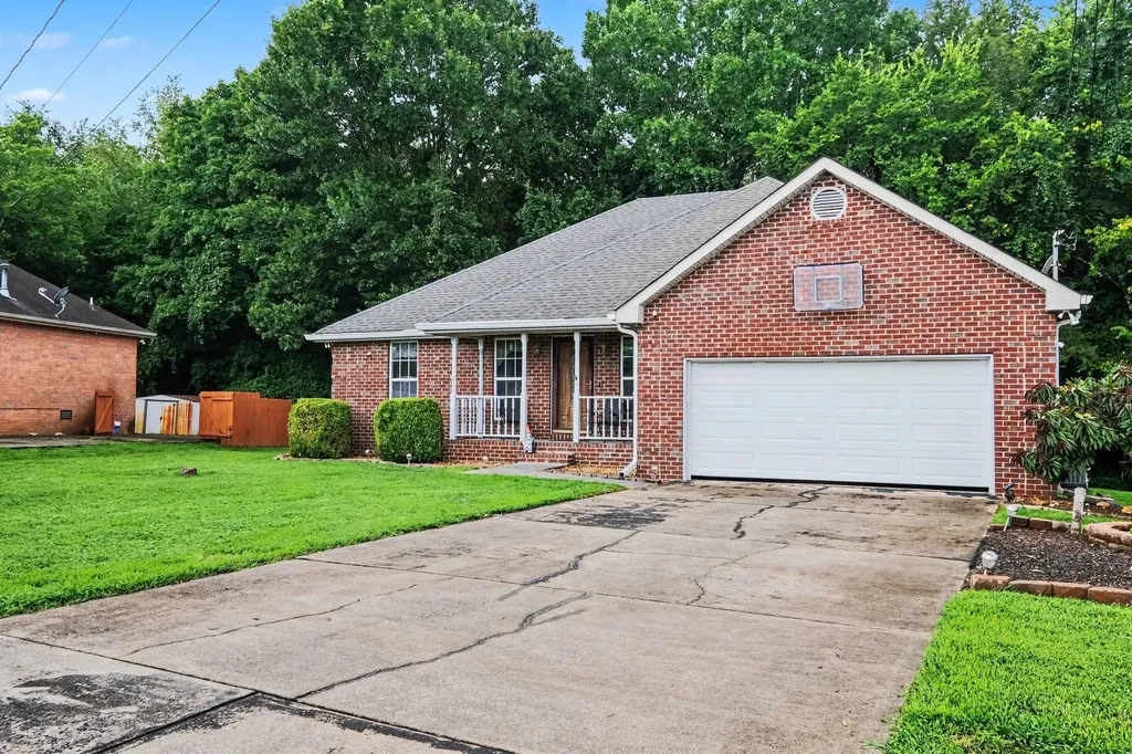 712 Williamsburg Drive Smyrna TN 37167