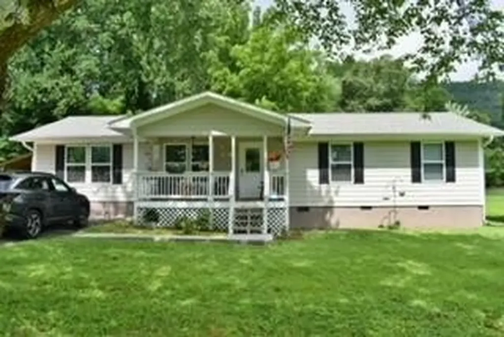 181 Spring Street Spring City TN 37381