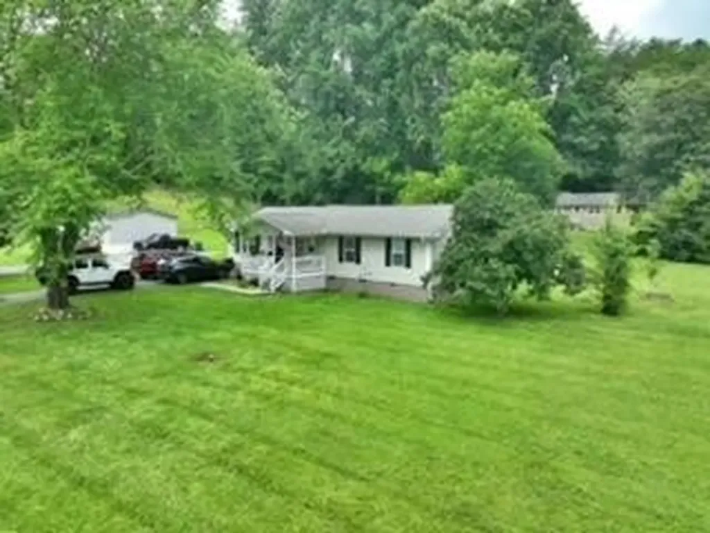181 Spring Street Spring City TN 37381