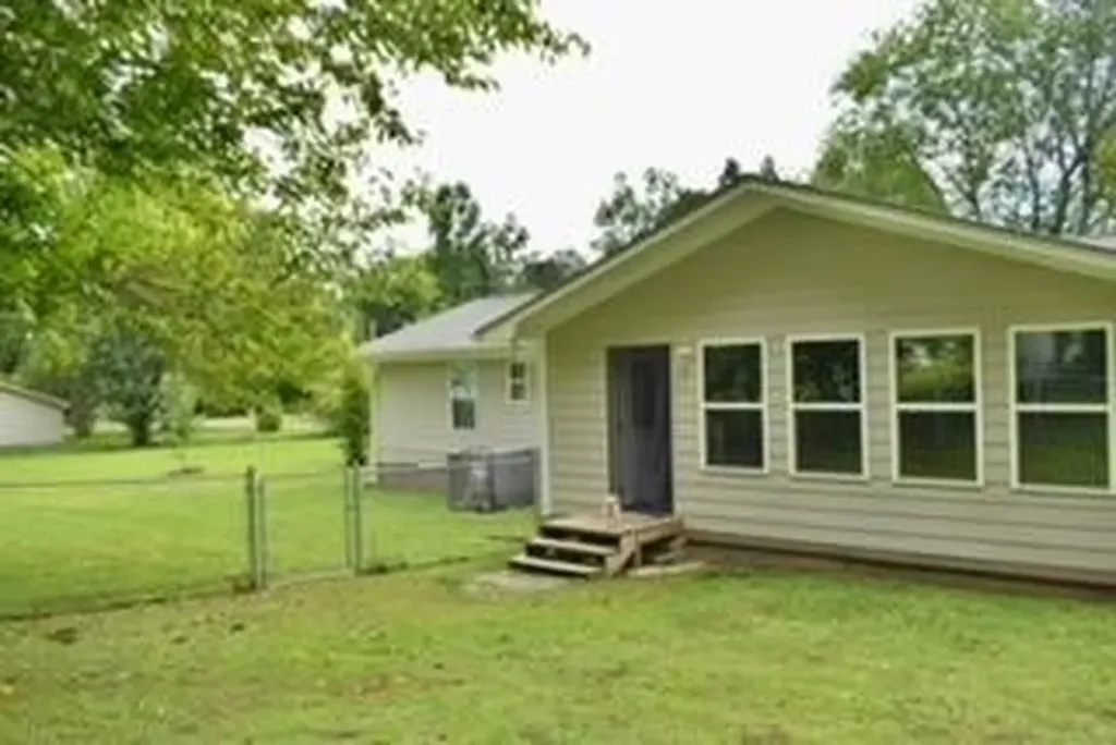 181 Spring Street Spring City TN 37381